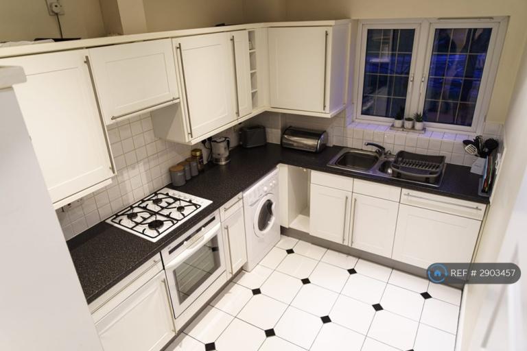 2 bedroom flat in Talbot Avenue, Bournemouth, BH3 (2 bed) (#2903457)