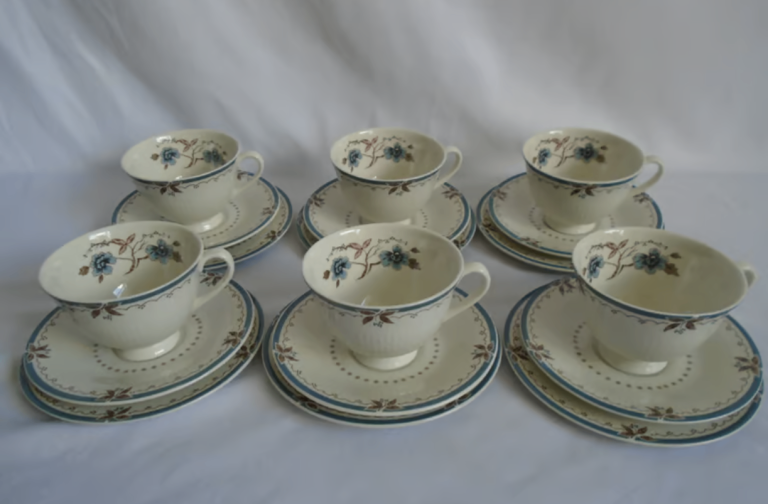 Vintage Royal Doulton Old Colony TC1005 6 x Tea Trio Cups Saucers Plates