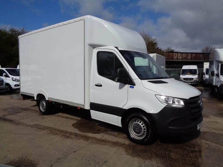 2021 Mercedes-Benz Sprinter 3.5t Progressive Chassis Cab CHASSIS CAB Diesel Manual