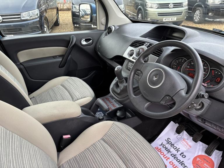 RENAULT Kangoo WHEELCHAIR ACCESSIBLE VEHICLE WAV 1.5 dCi Expression 2011
