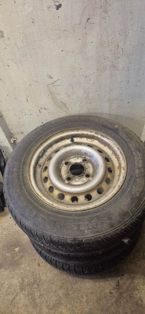 Trailer wheels x3