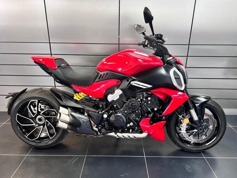 2023 DUCATI DIAVEL V4