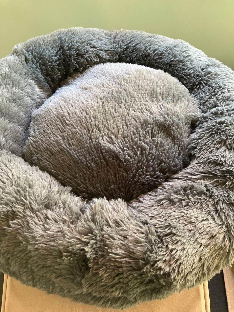 Snuggly donut dog bed