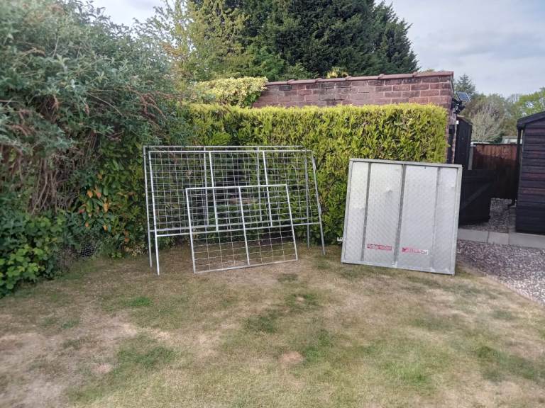 Trailer mesh sides and tailgate