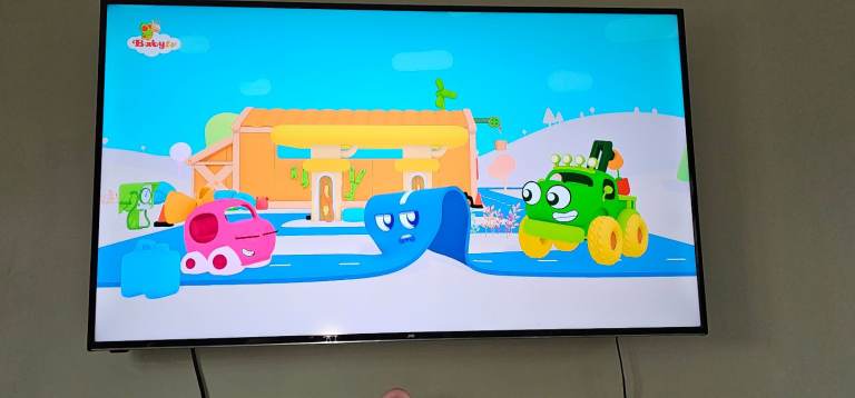 Jvc 65" 4k led uhd smart tv fantastic Condition