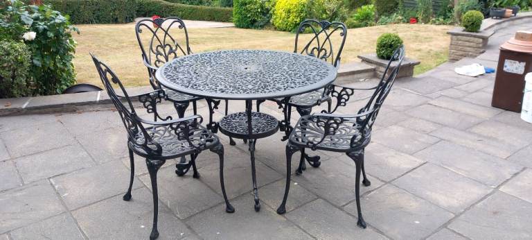 Cast Aluminium Patio Dining Settt – Table and 4 Chairs