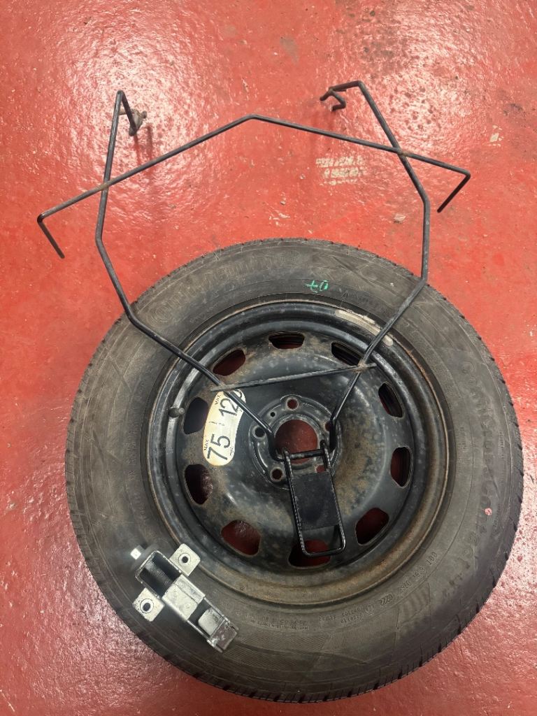 Dacia Duster spare wheel kit