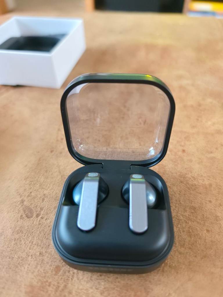 Samsung Galaxy Buds 4 - Like New / Boxed (2026 Model)