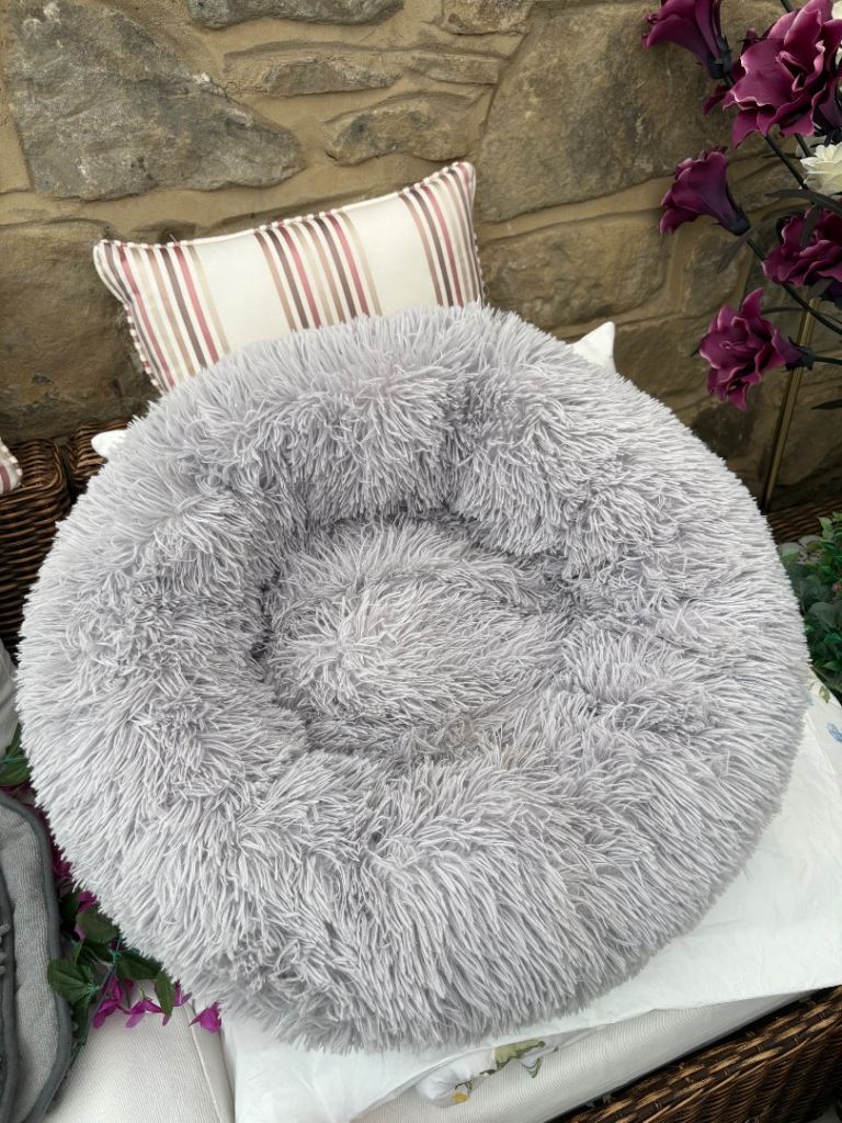 Luxury Pet Bed Brand New
