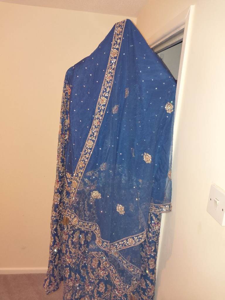 Beautiful Blue and Gold Indian Dress with Bangles – Brand new 