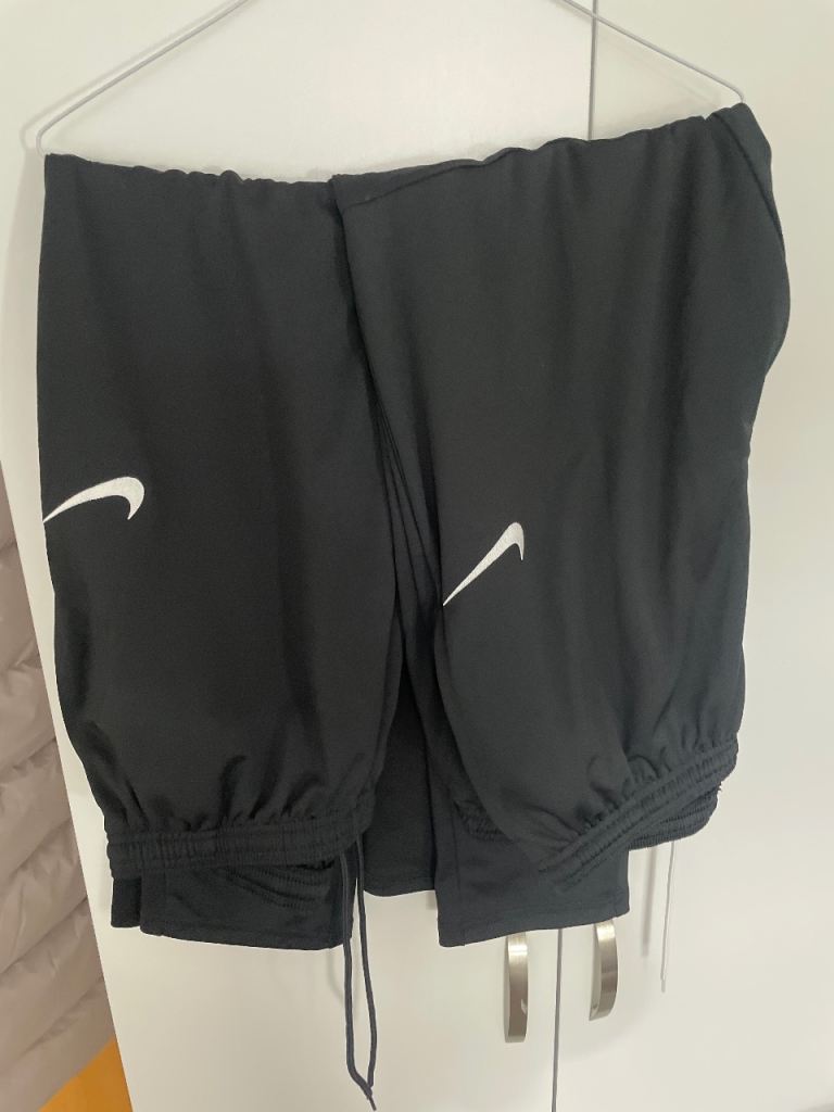 Nike Black Training Tracksuit Bottoms – Good Condition