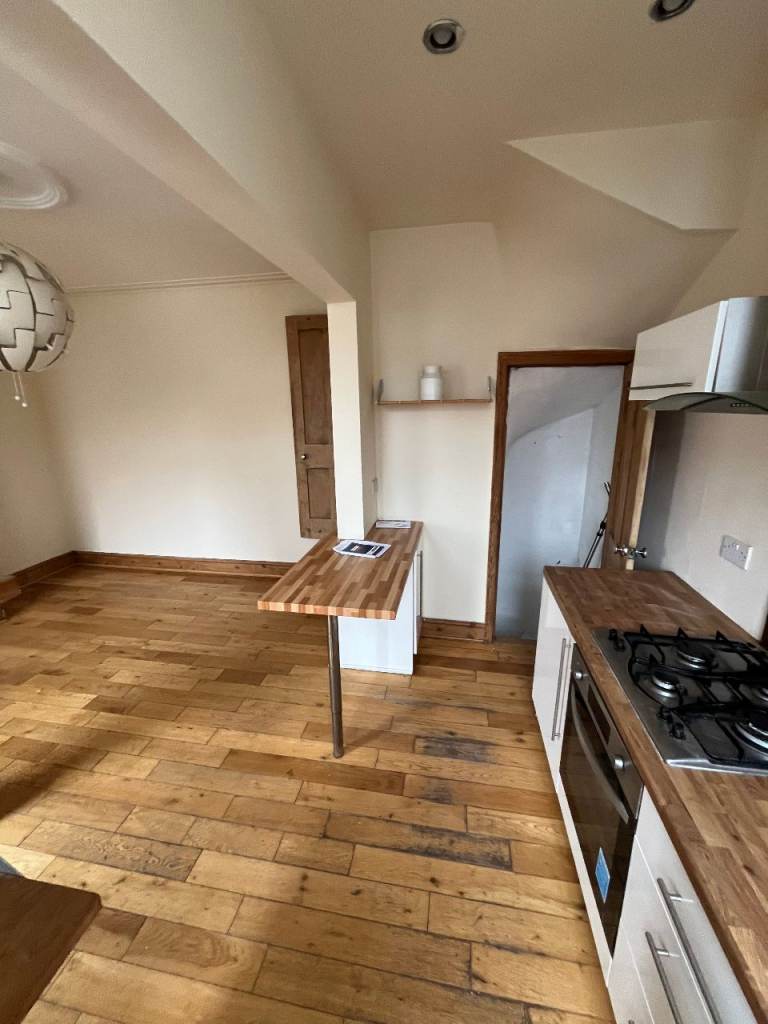 NO deposit required!! 2 tenants to move in together £675 rent each (1-bed LHA rate)