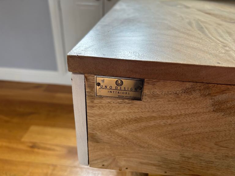 Desk/dressing table