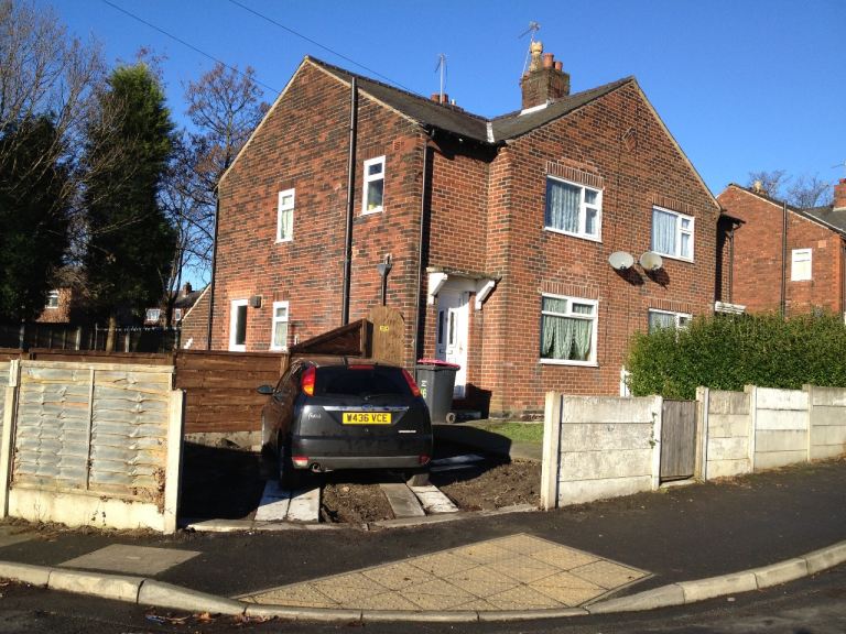 Swinton, Ready to move into  3 bedroom house with 2 receptions, close to amentities