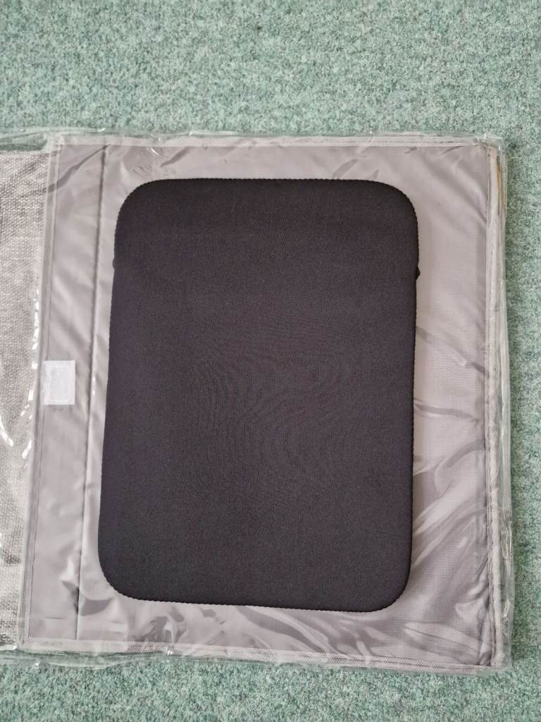 Targus Laptop Sleeve for 15-inch MacBook Pro – Brand New | in Barking ...