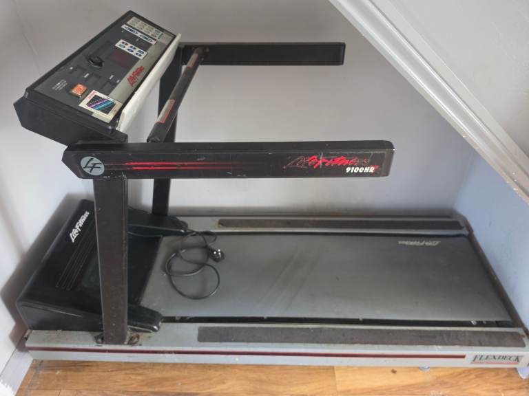 Life fitness 9100hr treadmill