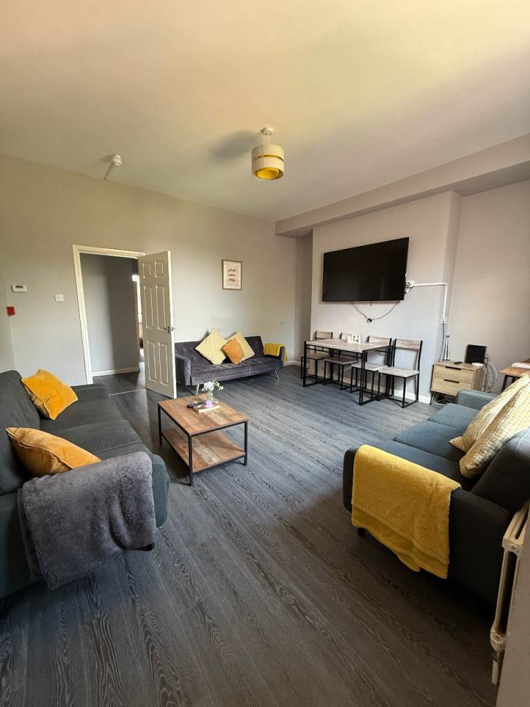2 Bed Student Flat Available – Newtown Street – Bills Included