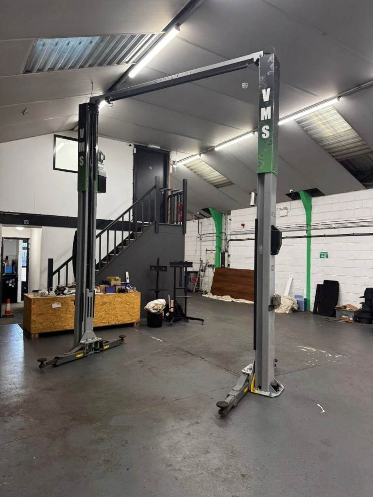 Rotary SPOA40M-5 4.5T 2 Post Clearfloor Car Lift 2021 400V 3 Phase