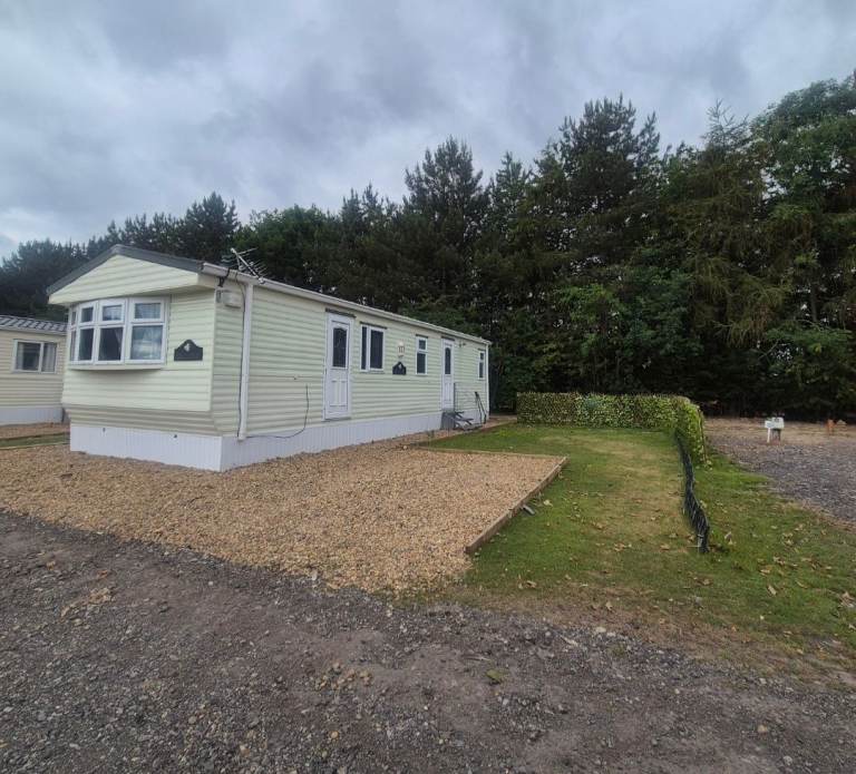 Static caravan to rent AVAILABLE NOW 