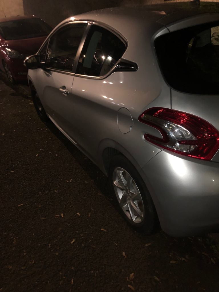 Peugeot 208 spares or repairs 