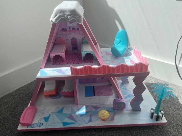 LOL winter snow chalet 