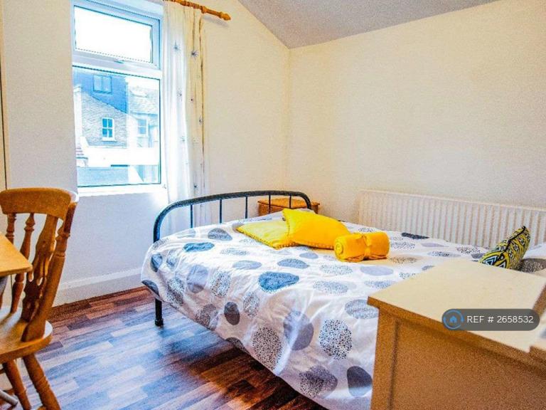 1 bedroom in Embleton Road, London, SE13 (#2658532)