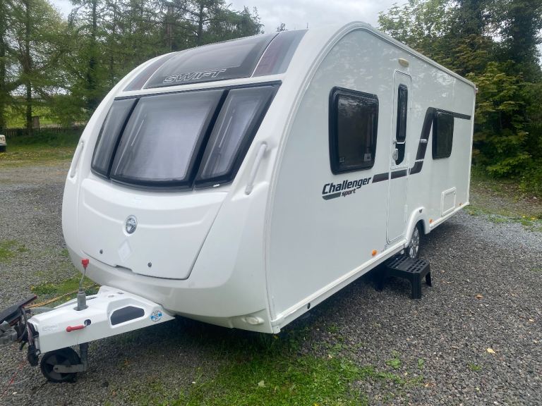 2014 swift challenger 554 model 4 berth motor mover solar panel one owner 