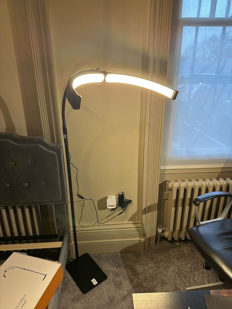 Brand new - Beauty Lamp Floor Standing