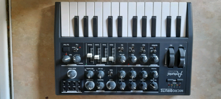 Arturia Microbrute