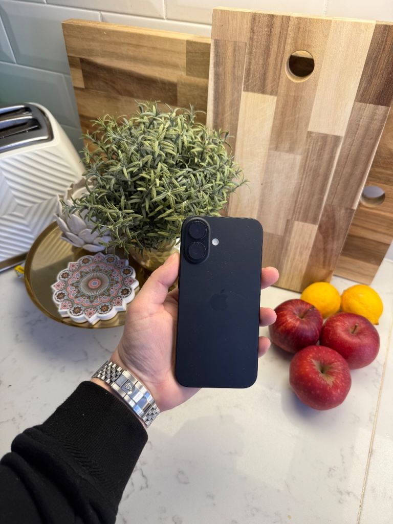 iPhone 16 - 128gb Black Unlocked 