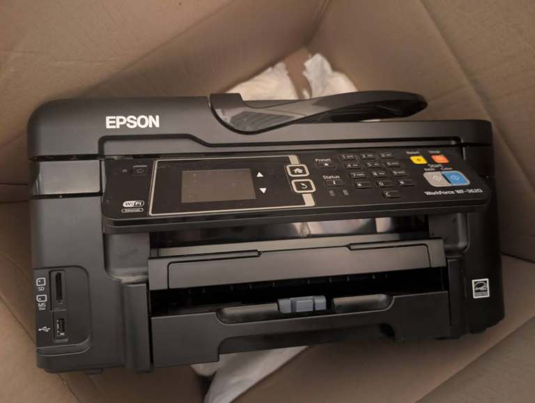 Epson WorkForce WF-3620 Printer / copier/ scanner - Good Condition but needs attention
