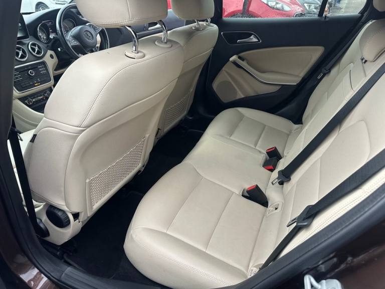 2015 Mercedes-Benz GLA GLA 200d Sport 5dr Auto ESTATE DIESEL Automatic