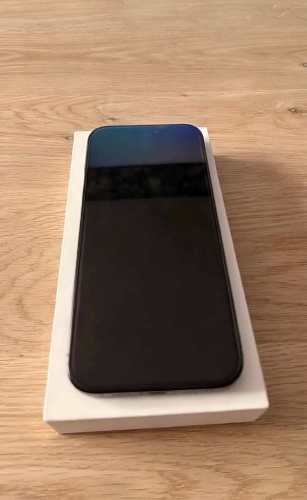Apple iPhone 16 Pro Max – 256GB Black Titanium (Immaculate/Like New)