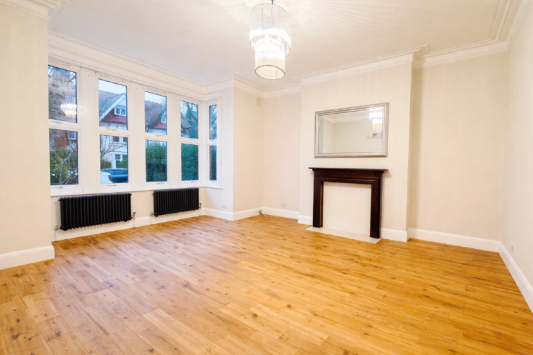 2 bed garden flat Ideal for family or shares close to Willesden Station