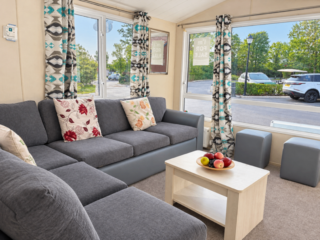 2 Bed Caravan For Sale - Reduced to £26,995! Quick sale needed