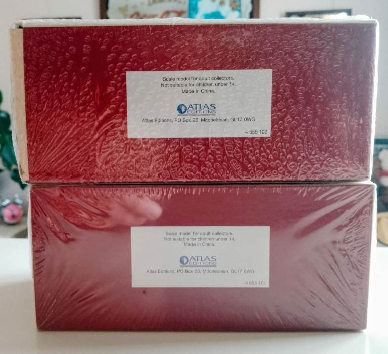 Two 1:76Railway scale model buses