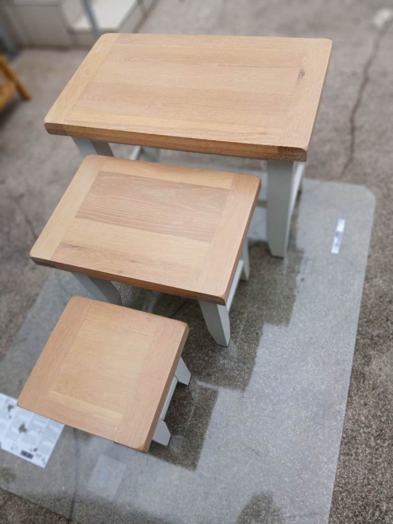 Set of 3 Wooden Nesting Tables – White Legs, Natural Wood Tops