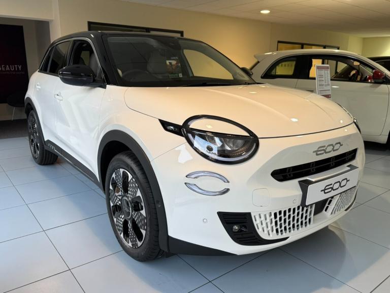 2025 Fiat 600 1.2 Hybrid 48V 136 La Prima 5dr eDCT-6 Hatchback N/A Automatic