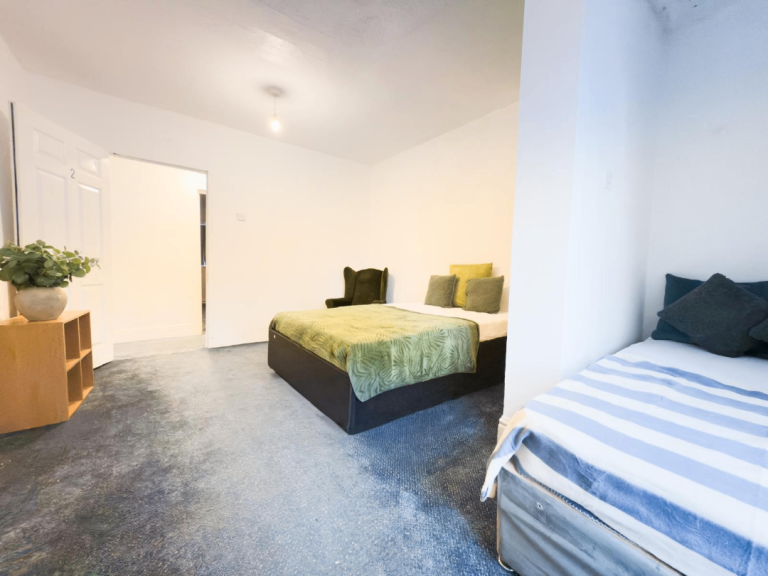 Spacious & Cosy En-suit Room For Rent AT CV2 2EG