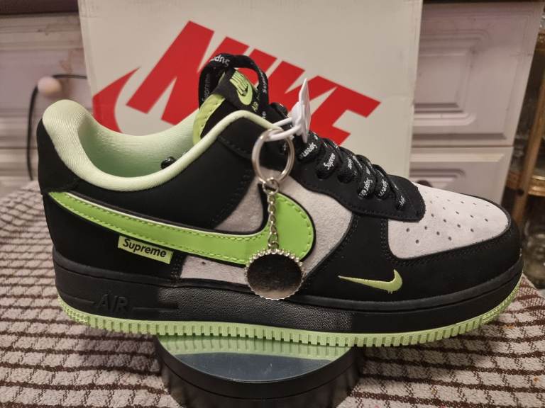 Supreme Nike