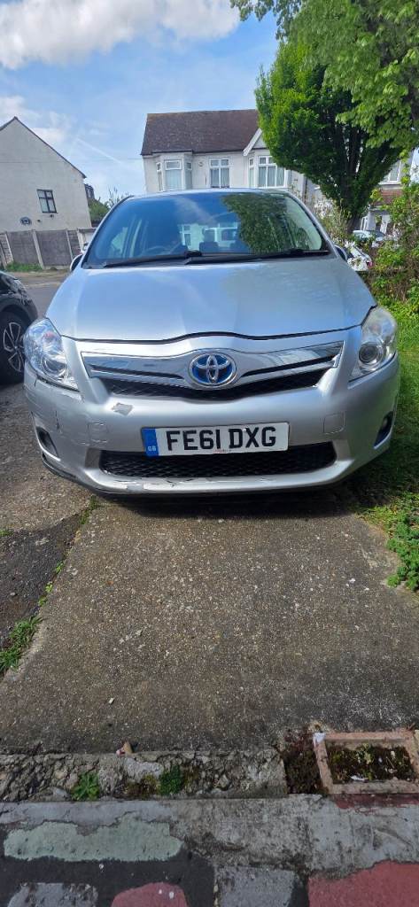 Toyota auris hybrid hatchback 1.8