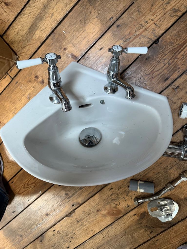 Trent corner cloakroom basin with Farnham Collection taps, chrome waste and trap (collection only)