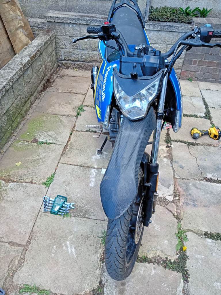 Lexmoto, ASSAULT, 2022, 124 (cc)