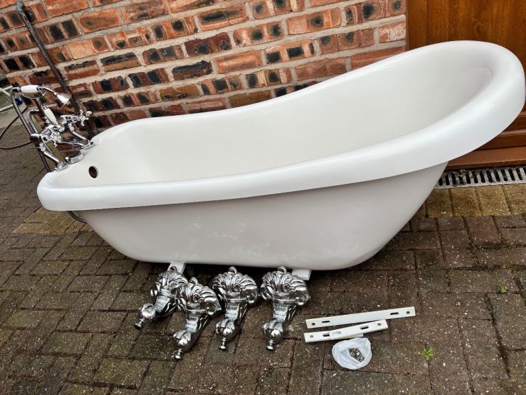 Traditional slipper bath 
