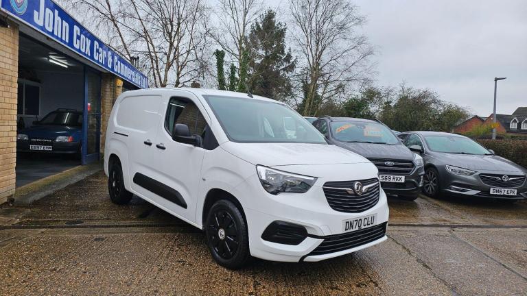 2020 Vauxhall Combo 2300 1.5 Turbo D 100ps H1 Sportive Van PANEL VAN DIESEL Manual