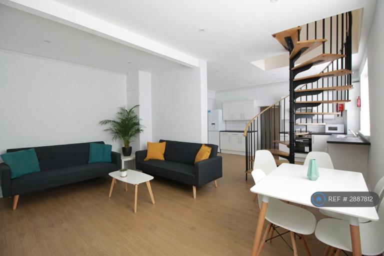 5 bedroom house in Camden Mews, London, NW1 (5 bed) (#2887812)