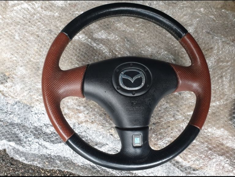 Nardi Torino Steering Wheel off a MX5 mK 2 Phoenix Edition