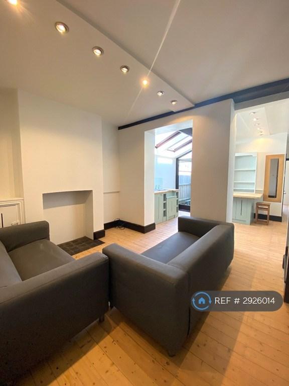 4 bedroom house in Inverness Place, Cardiff, CF24 (4 bed) (#2926014)