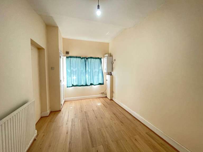 TO LET • 2-Bed House • Aldborough Road South, Newbury Park, IG3 8JE • £2,000 pcm • Bills Included