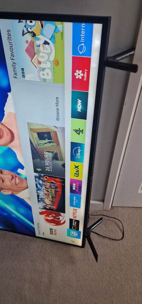 Samsung 49" 4k smart tv _ can deliver